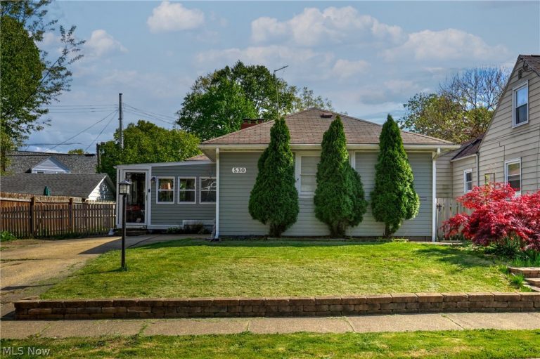 530 Keenan Avenue, Cuyahoga Falls, OH - Photo 2