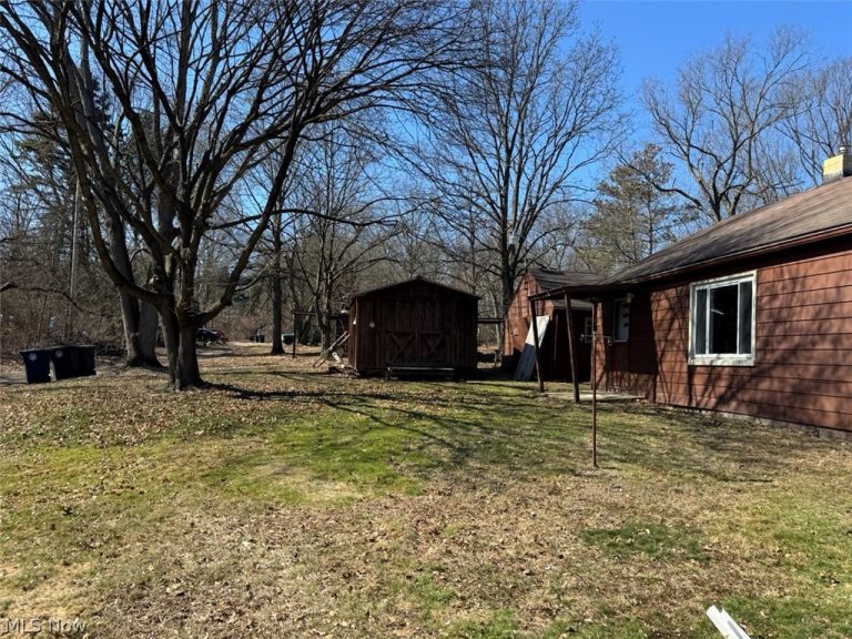 2160 Ingersoll Drive, Akron, OH - Photo 3