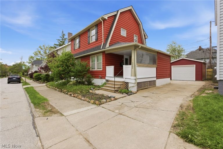 1521 Blossom Park Avenue, Lakewood, OH - Photo 2