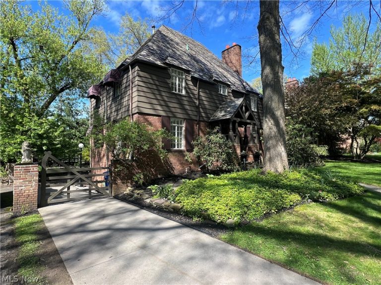15489 Brewster Road, East Cleveland, OH - Photo 2