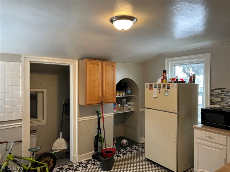 3224 32nd Street, Cleveland, OH - Photo 3