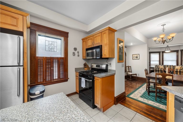 7512 Franklin Boulevard, Cleveland, OH - Photo 6
