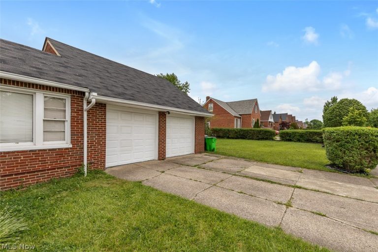 1959 Warrensville Center Road, South Euclid, OH - Photo 2