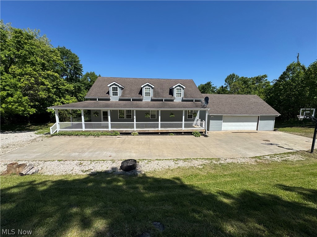 445 Calder Ridge Road, Belpre, OH