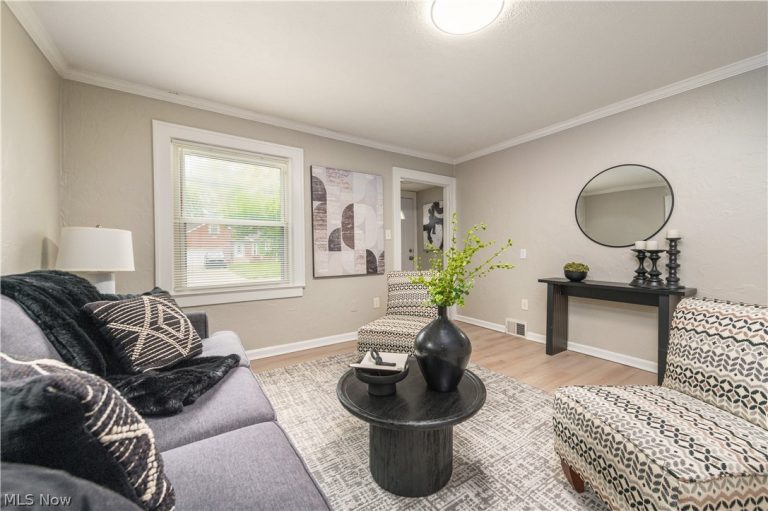 2019 Beverly Hills Drive, Richmond Heights, OH - Photo 5