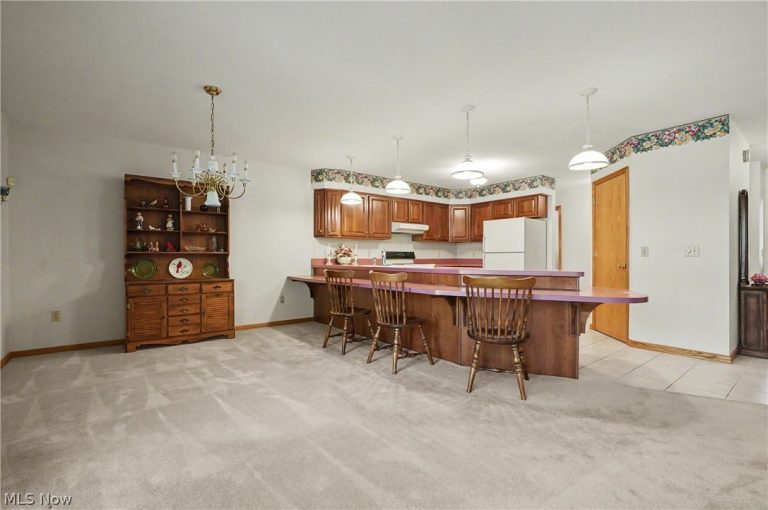 358 Tessa Place, Cortland, OH - Photo 6