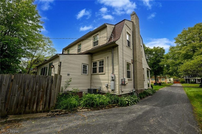 1390 Delia Avenue, Akron, OH - Photo 4