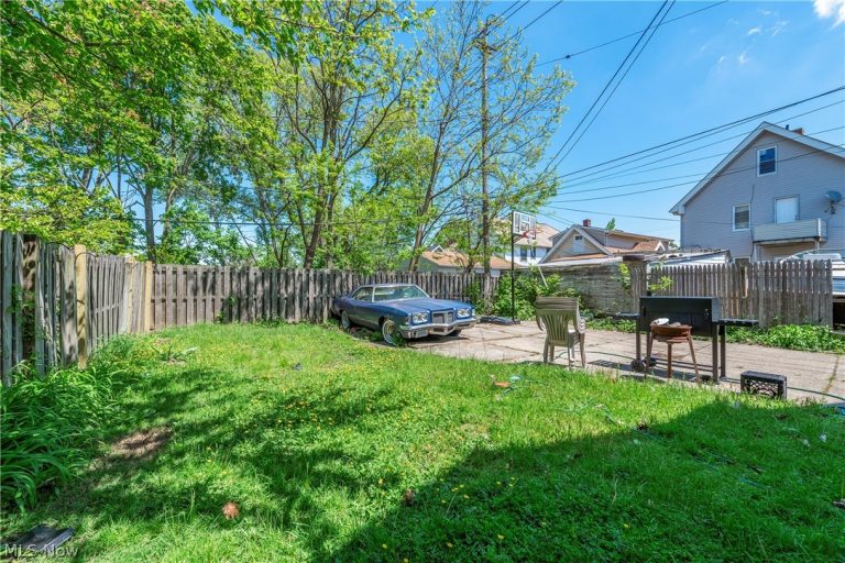 10014 Almira Avenue, Cleveland, OH - Photo 8