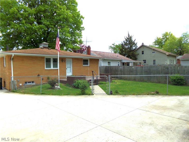 317 Wrexham Avenue, Massillon, OH - Photo 2