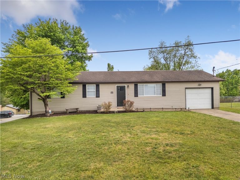 26 Hickory Drive, Little Hocking, OH, 45742