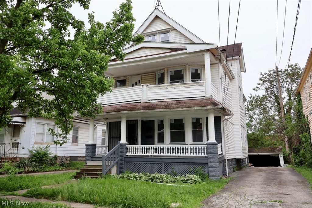 13302 Beachwood Avenue, Cleveland, OH