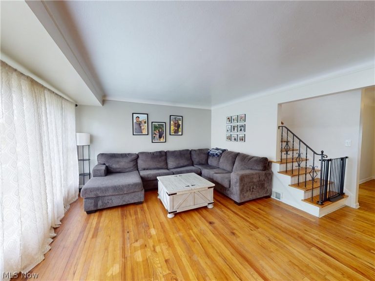 1339 Haverston Road, Lyndhurst, OH - Photo 3