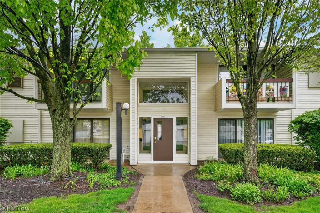 2930 Bay Drive #L7, Westlake, OH