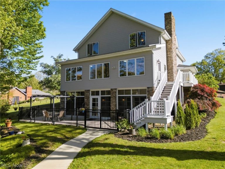 108 Spruce Drive, North Canton, OH, 44720