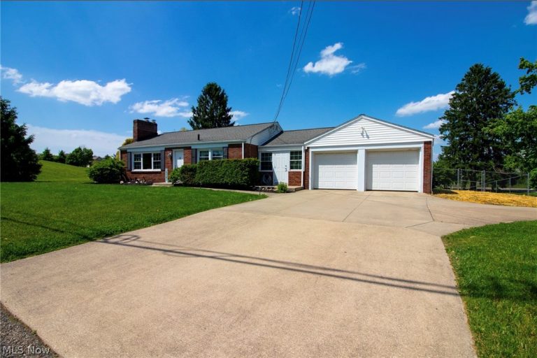 10381 Portage Street, Canal Fulton, OH - Photo 2