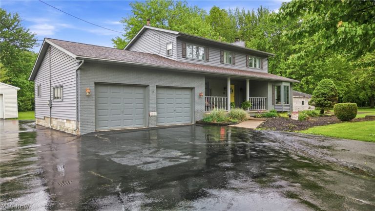 2821 Wilson Sharpsville Road, Cortland, OH - Photo 2