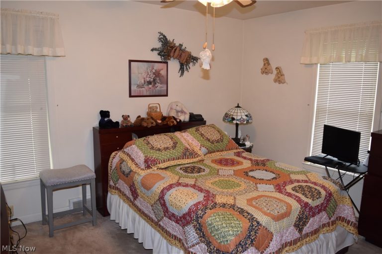 132 Sugar Street, St Clairsville, OH - Photo 8
