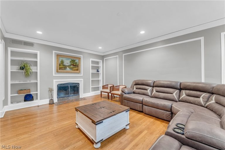 2511 Overlook Road, Cleveland Heights, OH - Photo 6