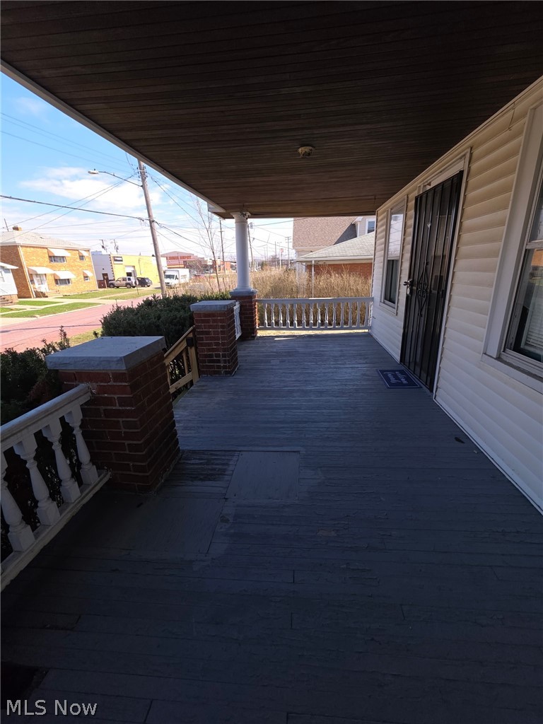 19806 Shawnee Avenue, Cleveland, OH - Photo 6