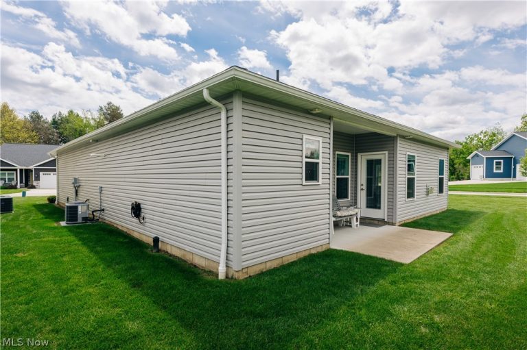 9280 Woodland Blue Drive, Seville, OH - Photo 6