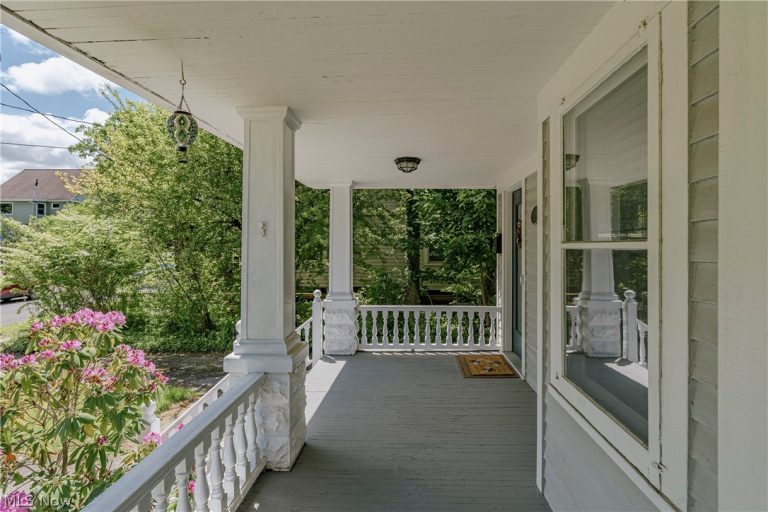 2658 Queenston Road, Cleveland Heights, OH - Photo 3