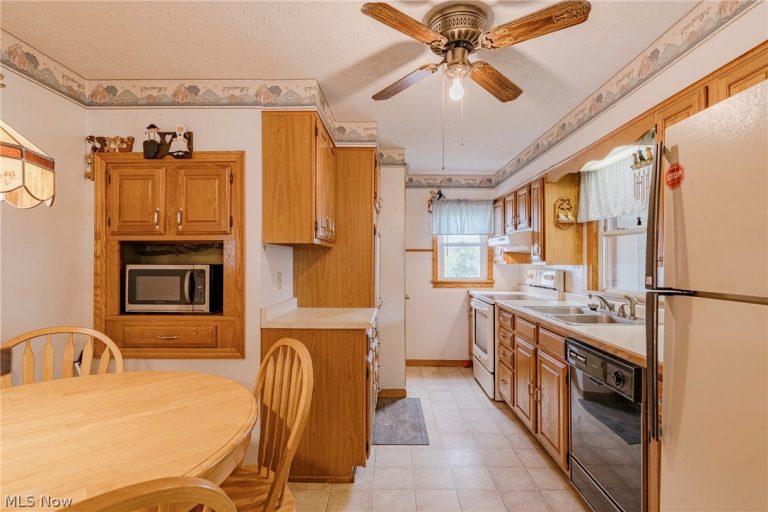 464 Jefferson Avenue, Barberton, OH - Photo 3