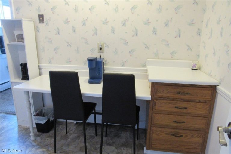 7 Meadowlawn Drive #19, Mentor, OH - Photo 6