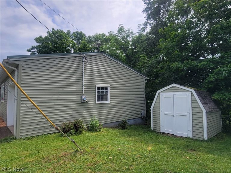 185 Belavista Drive, Marietta, OH - Photo 2