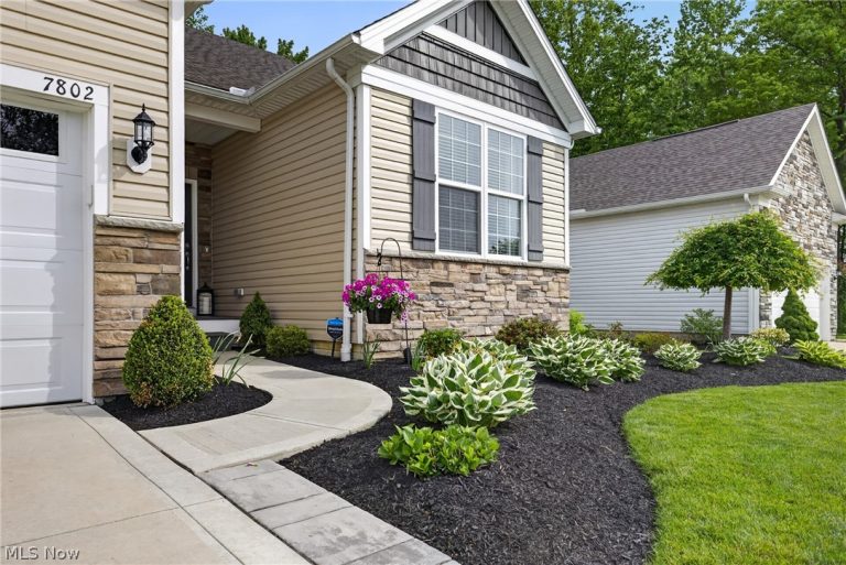 7802 Hunting Lake Drive, Painesville, OH - Photo 4