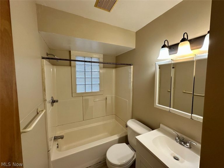 469 Kathleen Street, Akron, OH - Photo 8