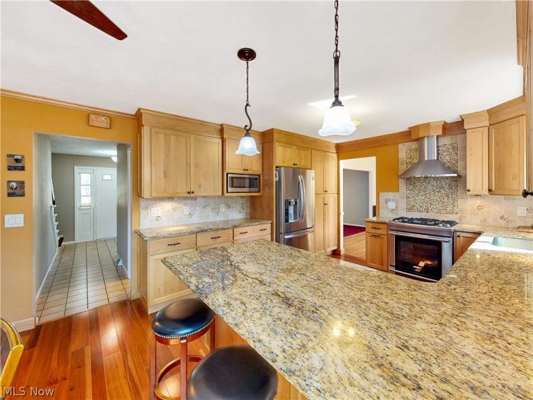 4788 Lindsey Lane, Richmond Heights, OH - Photo 2