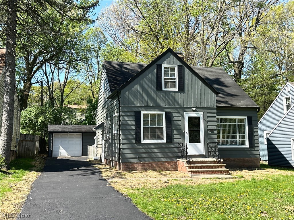 982 Quarry Drive, Cleveland Heights, OH