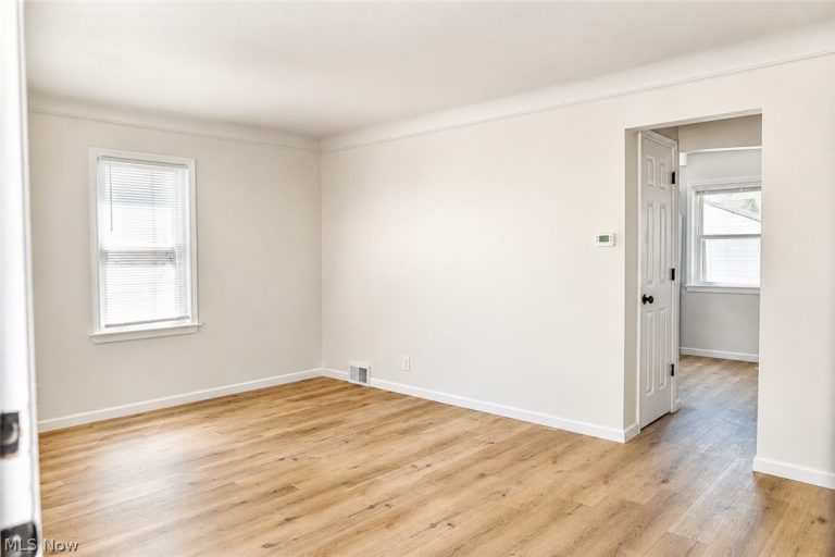 13711 Bennington Avenue, Cleveland, OH - Photo 4