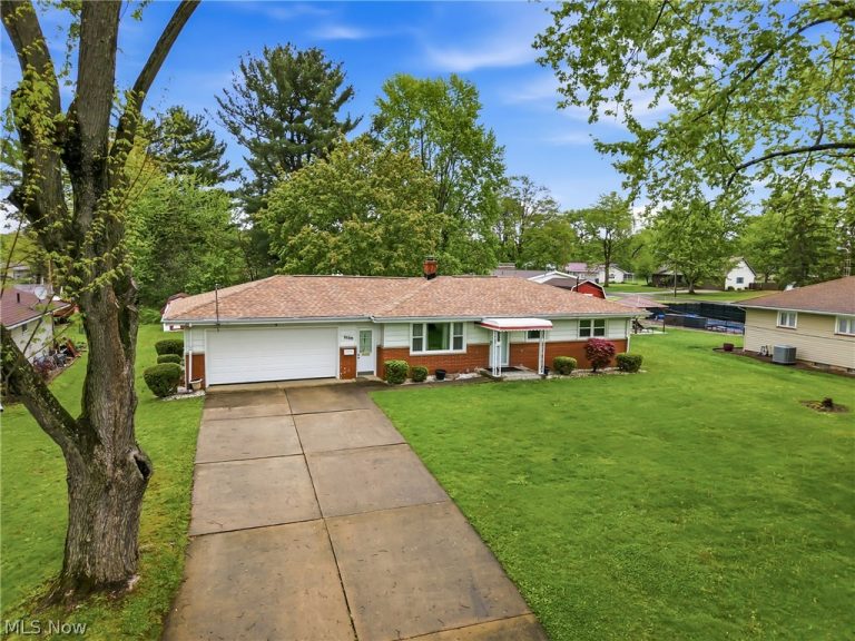 3130 Lynwood Drive, Warren, OH - Photo 3