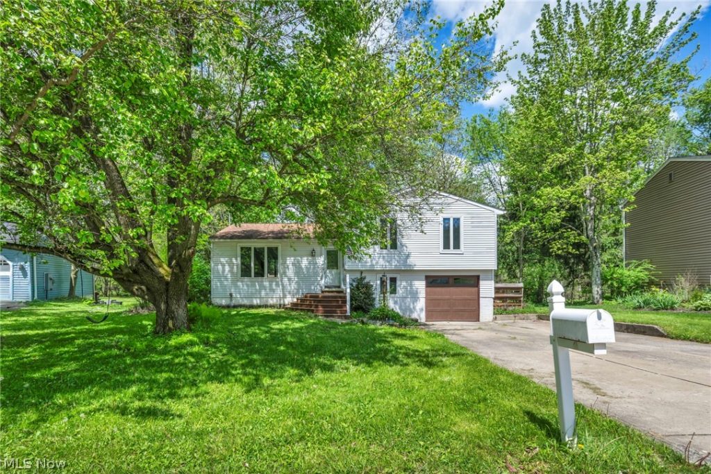 3717 Sea Ray Cove, Aurora, OH