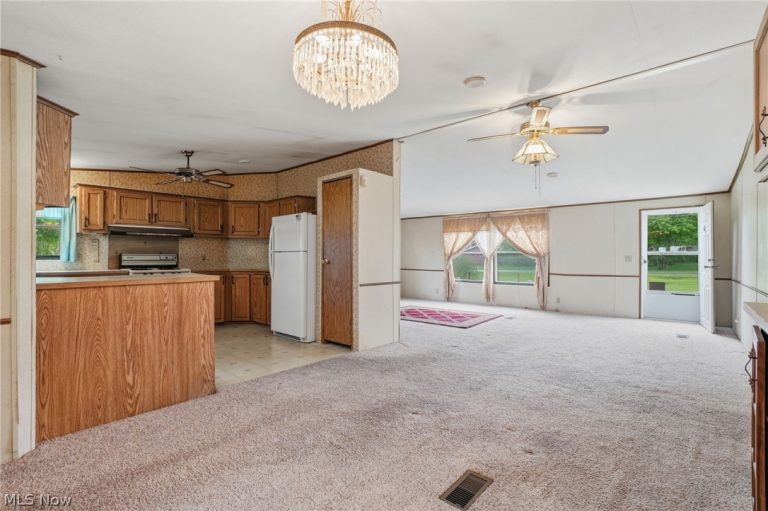 5333 Chestnut Street, Andover, OH - Photo 6
