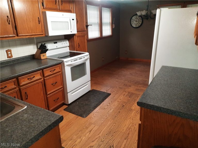 6646 4th Avenue, Andover, OH - Photo 2