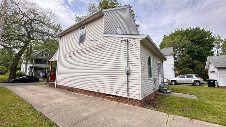 571 115th Street, Cleveland, OH - Photo 2