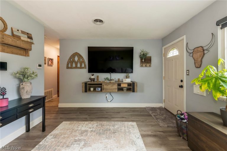 463 Walnut Drive, Berea, OH - Photo 5