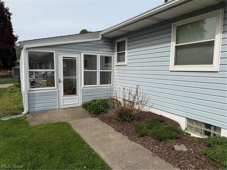 112 West Avenue, Mogadore, OH - Photo 2