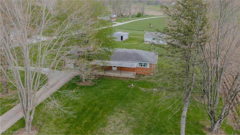9939 Mapleton Street, East Canton, OH - Photo 2