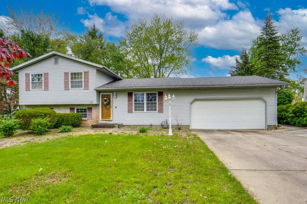 3277 Longwood Drive, Norton, OH