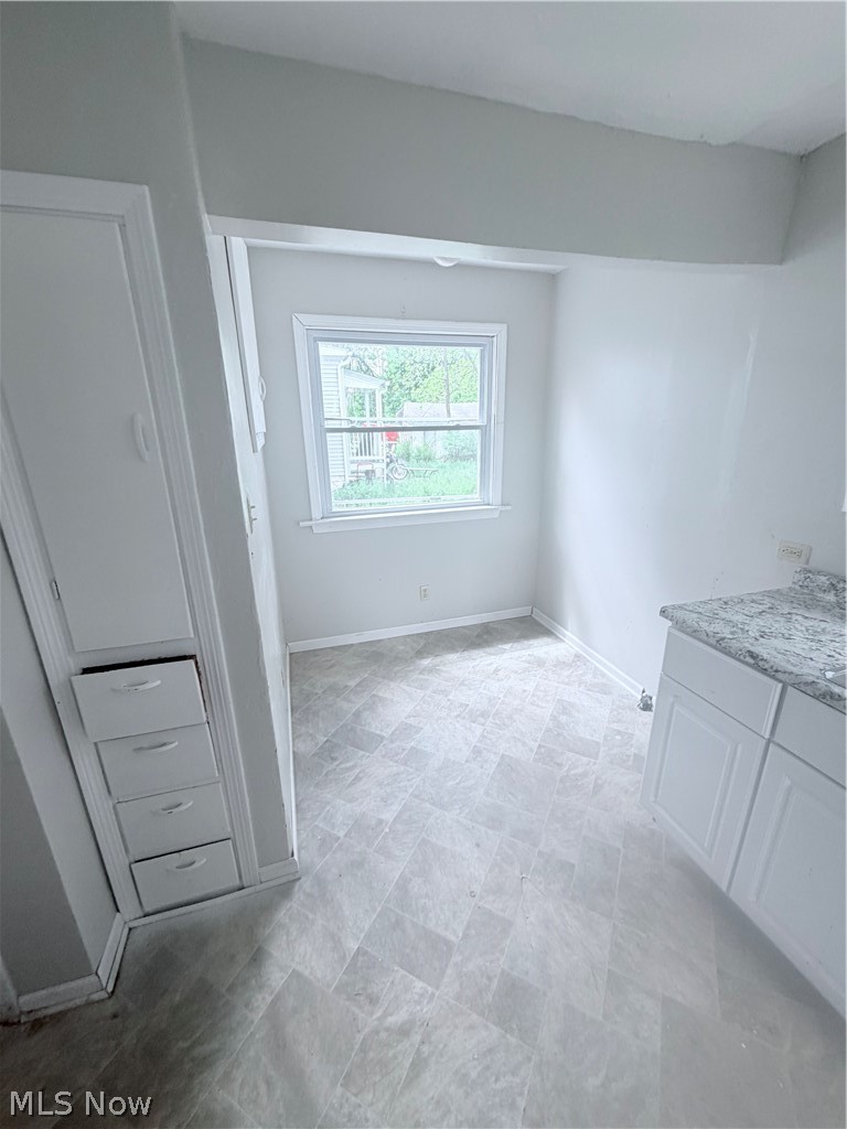 1174 Mercer Avenue, Akron, OH - Photo 8