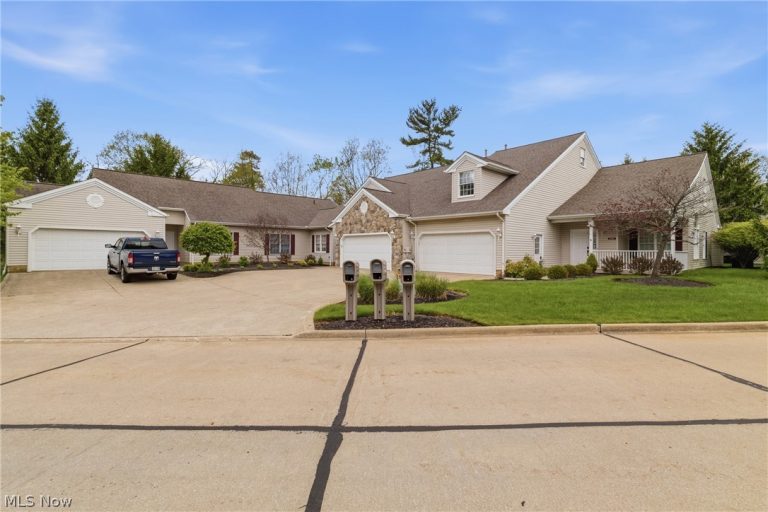 14480 Quail Ridge Drive #76, North Royalton, OH - Photo 2