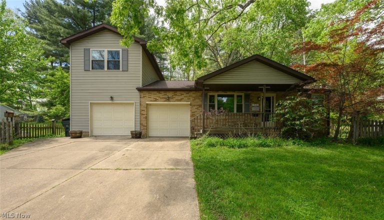 905 Pineview Avenue, North Canton, OH - Photo 2