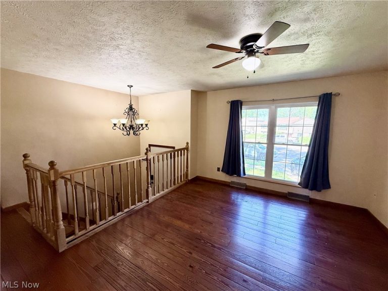 1128 Oakwood Drive, Vermilion, OH - Photo 3