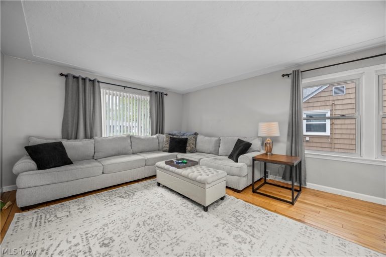 967 Gulf Road, Elyria, OH - Photo 4