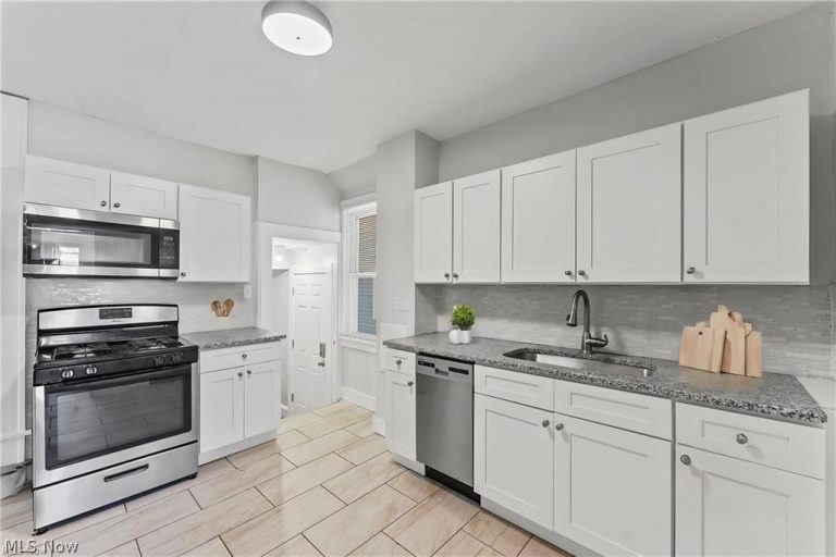 3269 Berkshire Road, Cleveland Heights, OH - Photo 4
