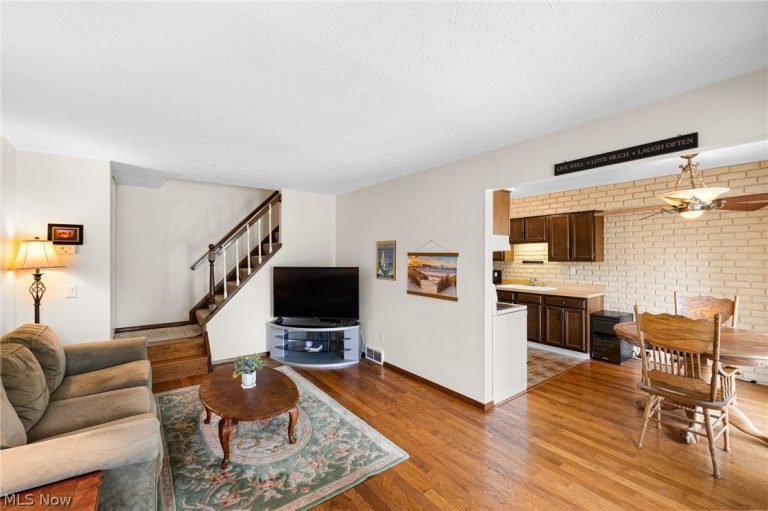 17220 Sheldon Court #48B, Brook Park, OH - Photo 3