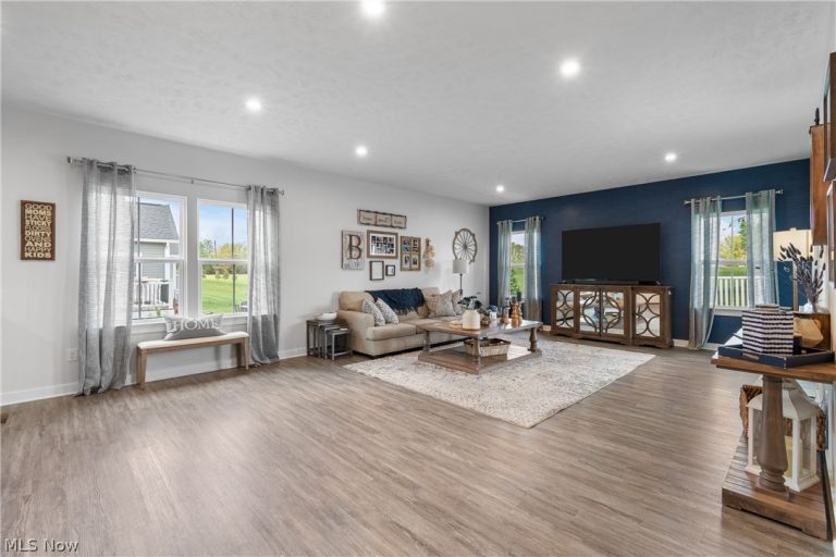 1157 Fountain View Street, Canton, OH - Photo 4